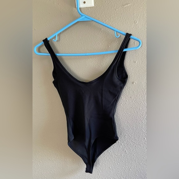 Princess Polly black bodysuit size 2 NWOT - Picture 3 of 3